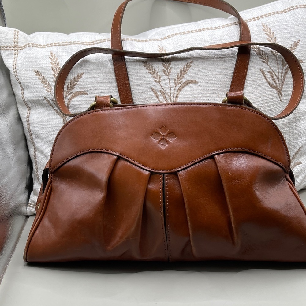 Elegant Brown Leather Handbag